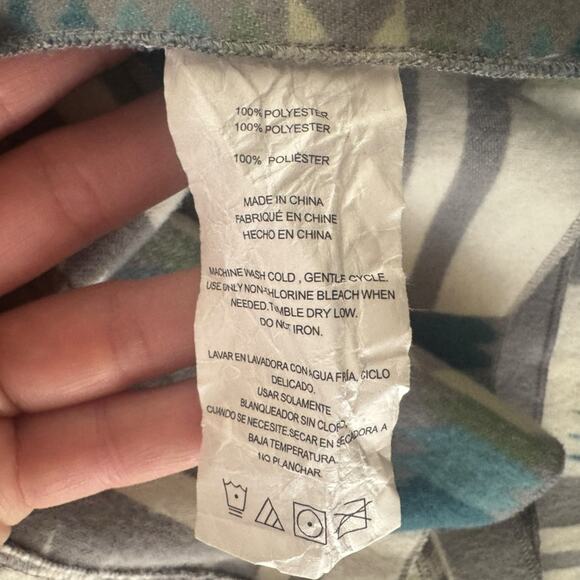 Pendleton Fleece Throw (Plush-Avra Valley Grey) - Picture 5 of 7